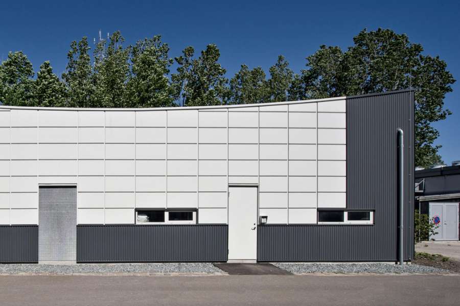 Tolle Mischung aus zwei Profilen an einer Lagerhalle, Naviair Allé 1, 2770 Kastrup